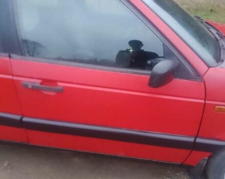 Червоний Фольксваген Пассат, об'ємом двигуна 1.6 л та пробігом 300 тис. км за 1500 $, фото 5 на Automoto.ua