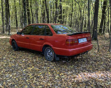 Красный Фольксваген Пассат, объемом двигателя 1.8 л и пробегом 400 тыс. км за 1850 $, фото 4 на Automoto.ua