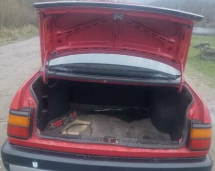 Червоний Фольксваген Пассат, об'ємом двигуна 1.6 л та пробігом 300 тис. км за 1500 $, фото 14 на Automoto.ua