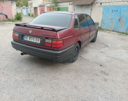 Красный Фольксваген Пассат, объемом двигателя 1.8 л и пробегом 335 тыс. км за 1700 $, фото 2 на Automoto.ua