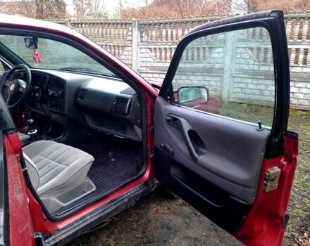 Красный Фольксваген Пассат, объемом двигателя 1.8 л и пробегом 350 тыс. км за 1700 $, фото 11 на Automoto.ua