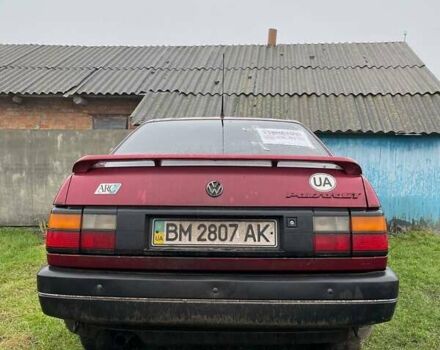 Красный Фольксваген Пассат, объемом двигателя 1.8 л и пробегом 400 тыс. км за 1414 $, фото 5 на Automoto.ua