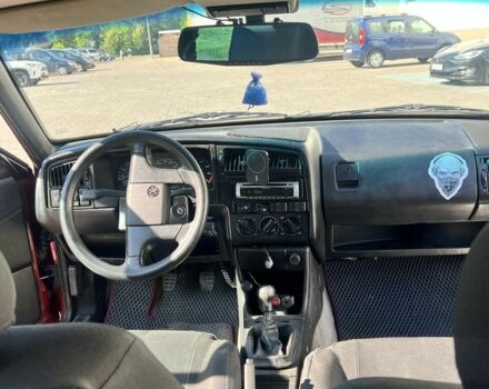 Красный Фольксваген Пассат, объемом двигателя 1.8 л и пробегом 390 тыс. км за 1400 $, фото 2 на Automoto.ua