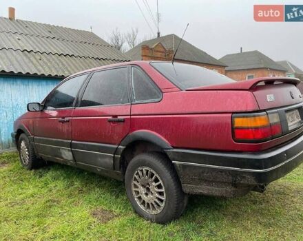 Красный Фольксваген Пассат, объемом двигателя 1.8 л и пробегом 400 тыс. км за 1414 $, фото 2 на Automoto.ua