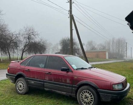 Красный Фольксваген Пассат, объемом двигателя 1.8 л и пробегом 400 тыс. км за 1414 $, фото 1 на Automoto.ua