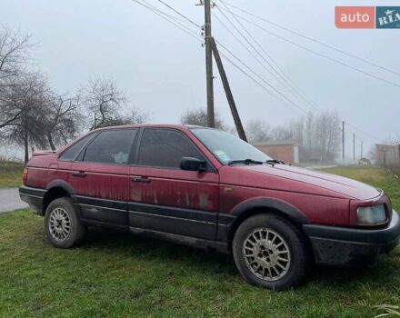 Красный Фольксваген Пассат, объемом двигателя 1.8 л и пробегом 400 тыс. км за 1414 $, фото 6 на Automoto.ua