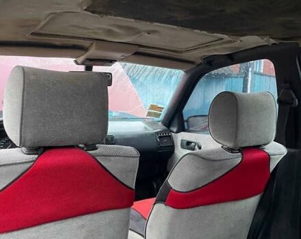 Красный Фольксваген Пассат, объемом двигателя 1.8 л и пробегом 400 тыс. км за 1414 $, фото 11 на Automoto.ua