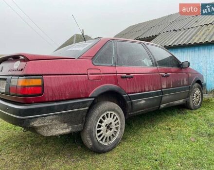 Красный Фольксваген Пассат, объемом двигателя 1.8 л и пробегом 400 тыс. км за 1414 $, фото 3 на Automoto.ua