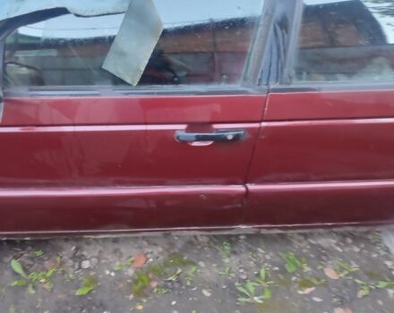 Красный Фольксваген Пассат, объемом двигателя 1.8 л и пробегом 313 тыс. км за 593 $, фото 2 на Automoto.ua