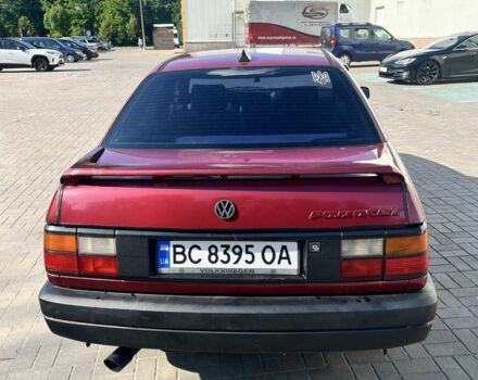 Красный Фольксваген Пассат, объемом двигателя 1.8 л и пробегом 390 тыс. км за 1400 $, фото 1 на Automoto.ua