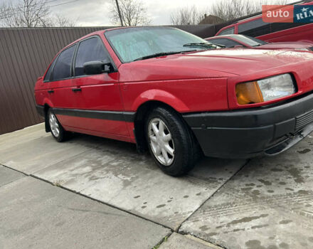 Красный Фольксваген Пассат, объемом двигателя 1.8 л и пробегом 242 тыс. км за 1500 $, фото 2 на Automoto.ua