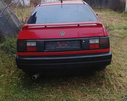 Красный Фольксваген Пассат, объемом двигателя 1.8 л и пробегом 640 тыс. км за 900 $, фото 2 на Automoto.ua