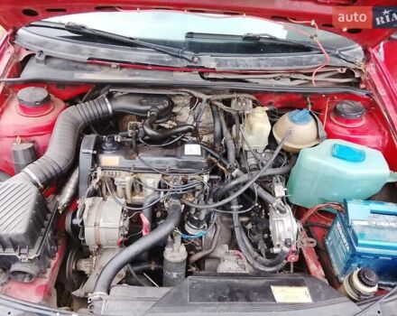 Красный Фольксваген Пассат, объемом двигателя 1.8 л и пробегом 640 тыс. км за 900 $, фото 11 на Automoto.ua