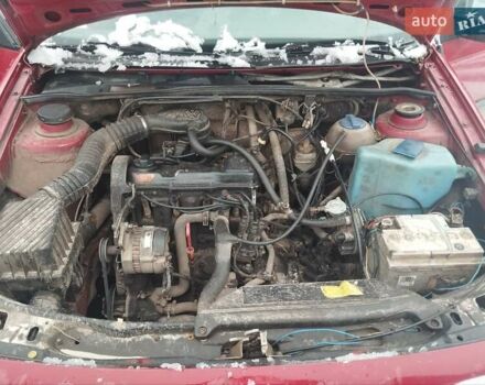 Красный Фольксваген Пассат, объемом двигателя 1.8 л и пробегом 400 тыс. км за 1100 $, фото 7 на Automoto.ua