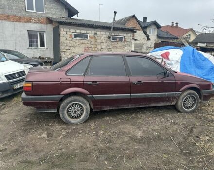 Красный Фольксваген Пассат, объемом двигателя 1.8 л и пробегом 330 тыс. км за 1000 $, фото 1 на Automoto.ua