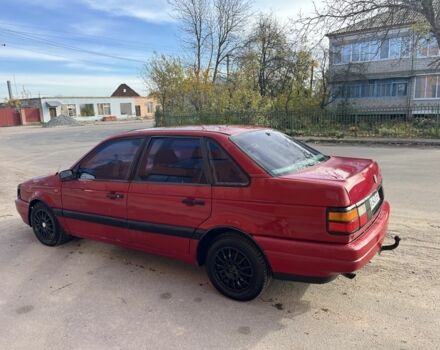 Красный Фольксваген Пассат, объемом двигателя 1.8 л и пробегом 215 тыс. км за 1350 $, фото 1 на Automoto.ua