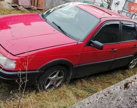 Красный Фольксваген Пассат, объемом двигателя 1.8 л и пробегом 640 тыс. км за 900 $, фото 3 на Automoto.ua