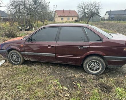 Красный Фольксваген Пассат, объемом двигателя 1.8 л и пробегом 330 тыс. км за 1000 $, фото 2 на Automoto.ua