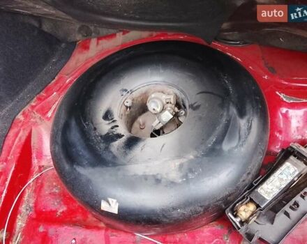 Красный Фольксваген Пассат, объемом двигателя 1.8 л и пробегом 640 тыс. км за 900 $, фото 1 на Automoto.ua