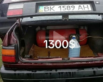 Красный Фольксваген Пассат, объемом двигателя 1.8 л и пробегом 384 тыс. км за 1300 $, фото 2 на Automoto.ua