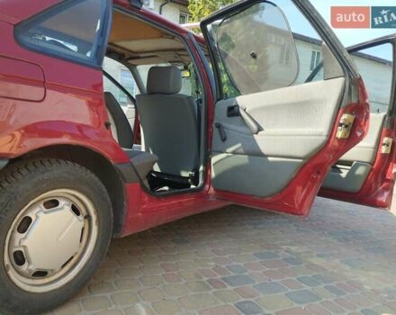 Червоний Фольксваген Пассат, об'ємом двигуна 1.8 л та пробігом 240 тис. км за 2220 $, фото 9 на Automoto.ua