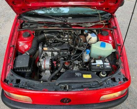 Красный Фольксваген Пассат, объемом двигателя 0 л и пробегом 567 тыс. км за 900 $, фото 2 на Automoto.ua