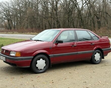 Красный Фольксваген Пассат, объемом двигателя 1.8 л и пробегом 1 тыс. км за 1650 $, фото 3 на Automoto.ua