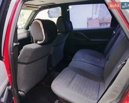 Красный Фольксваген Пассат, объемом двигателя 1.8 л и пробегом 640 тыс. км за 900 $, фото 6 на Automoto.ua