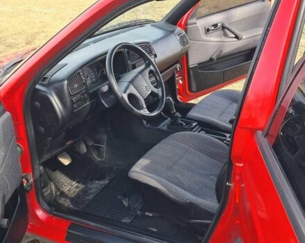 Красный Фольксваген Пассат, объемом двигателя 2 л и пробегом 380 тыс. км за 2100 $, фото 7 на Automoto.ua