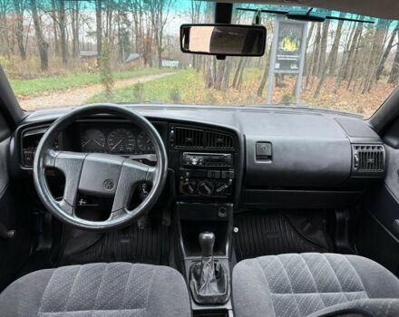 Красный Фольксваген Пассат, объемом двигателя 1.8 л и пробегом 1 тыс. км за 1650 $, фото 15 на Automoto.ua