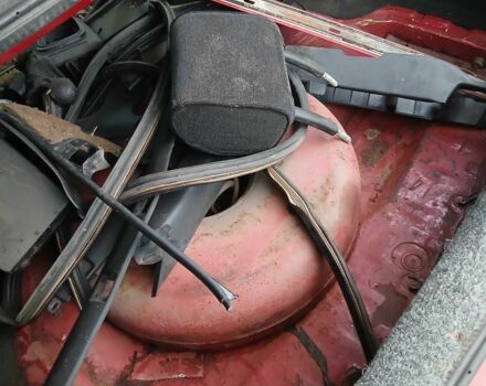 Красный Фольксваген Пассат, объемом двигателя 2 л и пробегом 100 тыс. км за 646 $, фото 5 на Automoto.ua