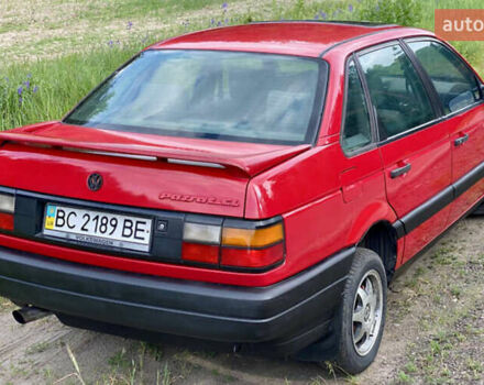 Красный Фольксваген Пассат, объемом двигателя 1.8 л и пробегом 420 тыс. км за 2500 $, фото 3 на Automoto.ua