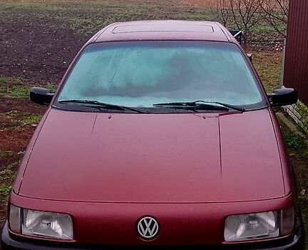 Красный Фольксваген Пассат, объемом двигателя 2 л и пробегом 540 тыс. км за 1100 $, фото 2 на Automoto.ua