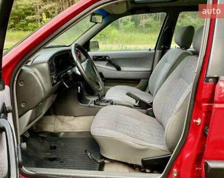 Красный Фольксваген Пассат, объемом двигателя 1.8 л и пробегом 420 тыс. км за 2500 $, фото 4 на Automoto.ua