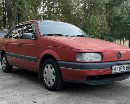 Красный Фольксваген Пассат, объемом двигателя 1.8 л и пробегом 570 тыс. км за 1700 $, фото 1 на Automoto.ua