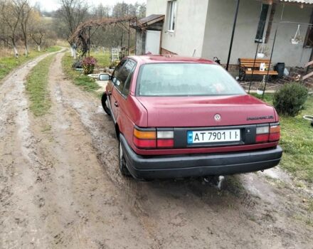 Красный Фольксваген Пассат, объемом двигателя 1.8 л и пробегом 500 тыс. км за 950 $, фото 1 на Automoto.ua