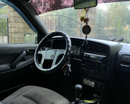 Красный Фольксваген Пассат, объемом двигателя 1.8 л и пробегом 570 тыс. км за 1700 $, фото 7 на Automoto.ua