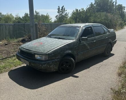 Красный Фольксваген Пассат, объемом двигателя 1.8 л и пробегом 300 тыс. км за 1086 $, фото 1 на Automoto.ua