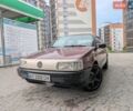Красный Фольксваген Пассат, объемом двигателя 1.8 л и пробегом 290 тыс. км за 1650 $, фото 1 на Automoto.ua