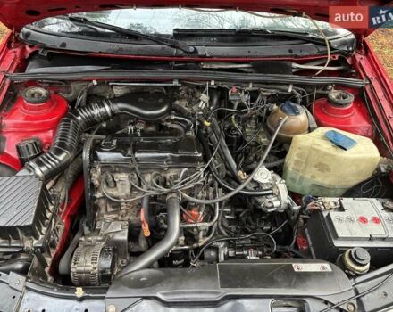 Красный Фольксваген Пассат, объемом двигателя 1.78 л и пробегом 390 тыс. км за 2900 $, фото 11 на Automoto.ua