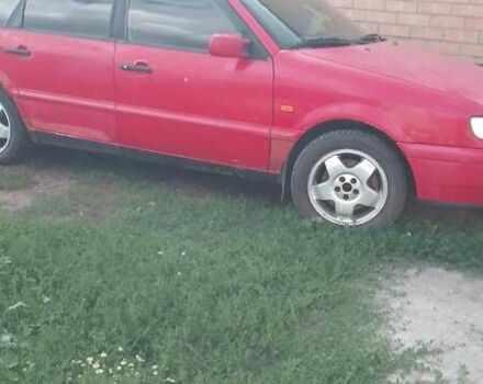 Красный Фольксваген Пассат, объемом двигателя 1.99 л и пробегом 350 тыс. км за 1416 $, фото 2 на Automoto.ua