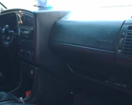 Красный Фольксваген Пассат, объемом двигателя 1.99 л и пробегом 350 тыс. км за 1416 $, фото 10 на Automoto.ua