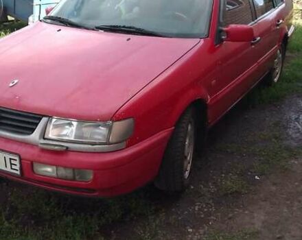 Красный Фольксваген Пассат, объемом двигателя 1.99 л и пробегом 350 тыс. км за 1416 $, фото 1 на Automoto.ua