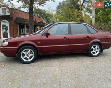 Красный Фольксваген Пассат, объемом двигателя 2 л и пробегом 390 тыс. км за 3200 $, фото 3 на Automoto.ua