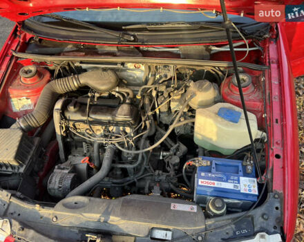 Красный Фольксваген Пассат, объемом двигателя 1.8 л и пробегом 169 тыс. км за 3000 $, фото 13 на Automoto.ua