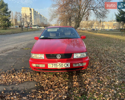 Красный Фольксваген Пассат, объемом двигателя 1.8 л и пробегом 169 тыс. км за 3000 $, фото 2 на Automoto.ua
