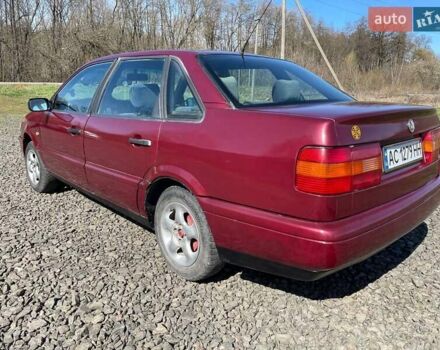 Красный Фольксваген Пассат, объемом двигателя 1.8 л и пробегом 388 тыс. км за 2250 $, фото 9 на Automoto.ua