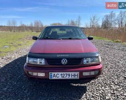 Красный Фольксваген Пассат, объемом двигателя 1.8 л и пробегом 388 тыс. км за 2250 $, фото 8 на Automoto.ua