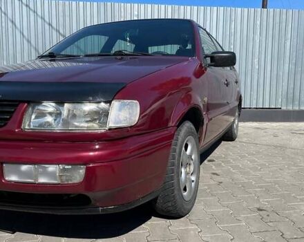 Красный Фольксваген Пассат, объемом двигателя 1.8 л и пробегом 388 тыс. км за 2250 $, фото 7 на Automoto.ua