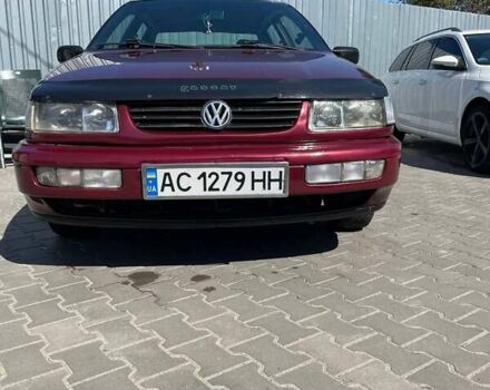 Красный Фольксваген Пассат, объемом двигателя 1.8 л и пробегом 388 тыс. км за 2250 $, фото 5 на Automoto.ua